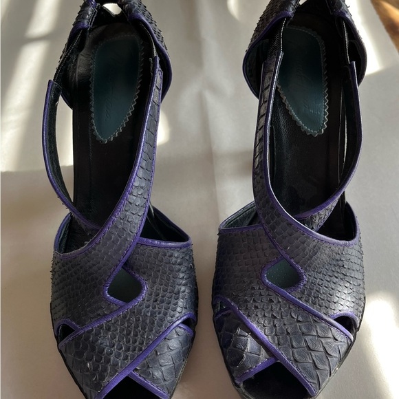 Max Azria Brie Black/Purple Combo Leather/Fur Strappy Peep Toe Heels Sz 38/7 GUC - Picture 14 of 16